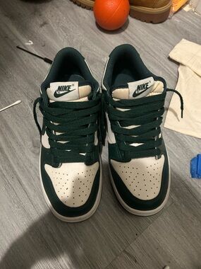 Nike Men’s Low-Top Sneakers - Dark Green/White